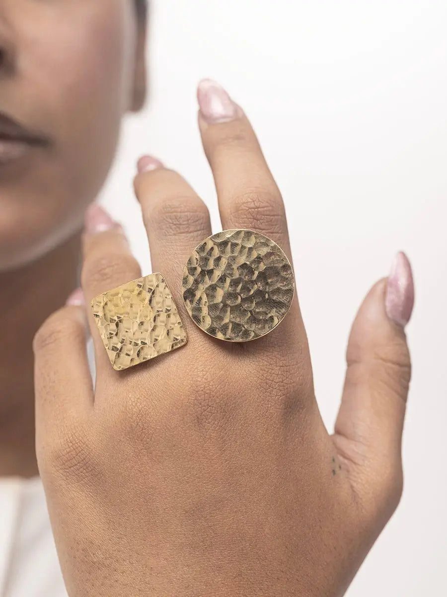 Busu Ring Adele Dejak