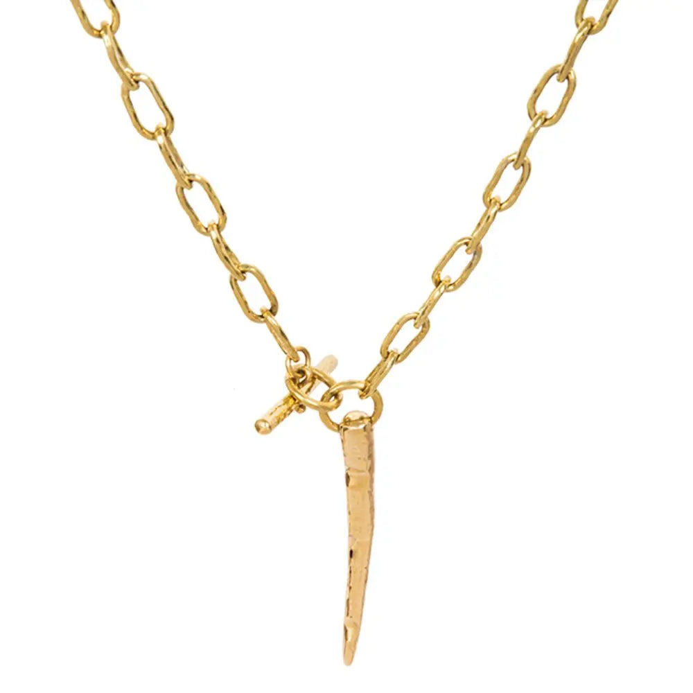 Jokha Gold Chain Necklace: radiant, heartfelt luxury for daily elegance and special moments-close up view