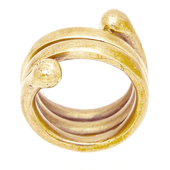 Sani Ring: Lightweight, sleek design, timeless appeal-close up view